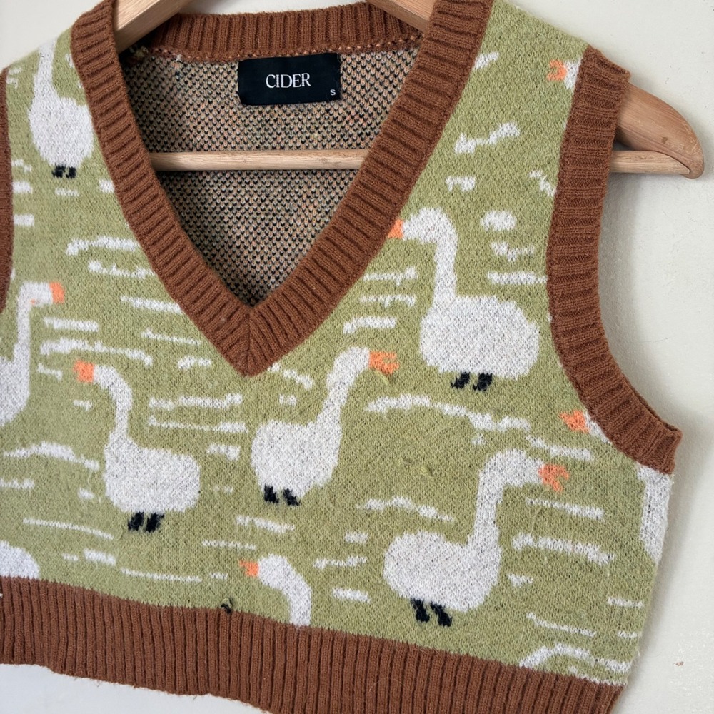 Cider Women Green Brown Swan Goose Knit V-Neck Sweater Vest Small Cottagecore - Picture 3 of 5